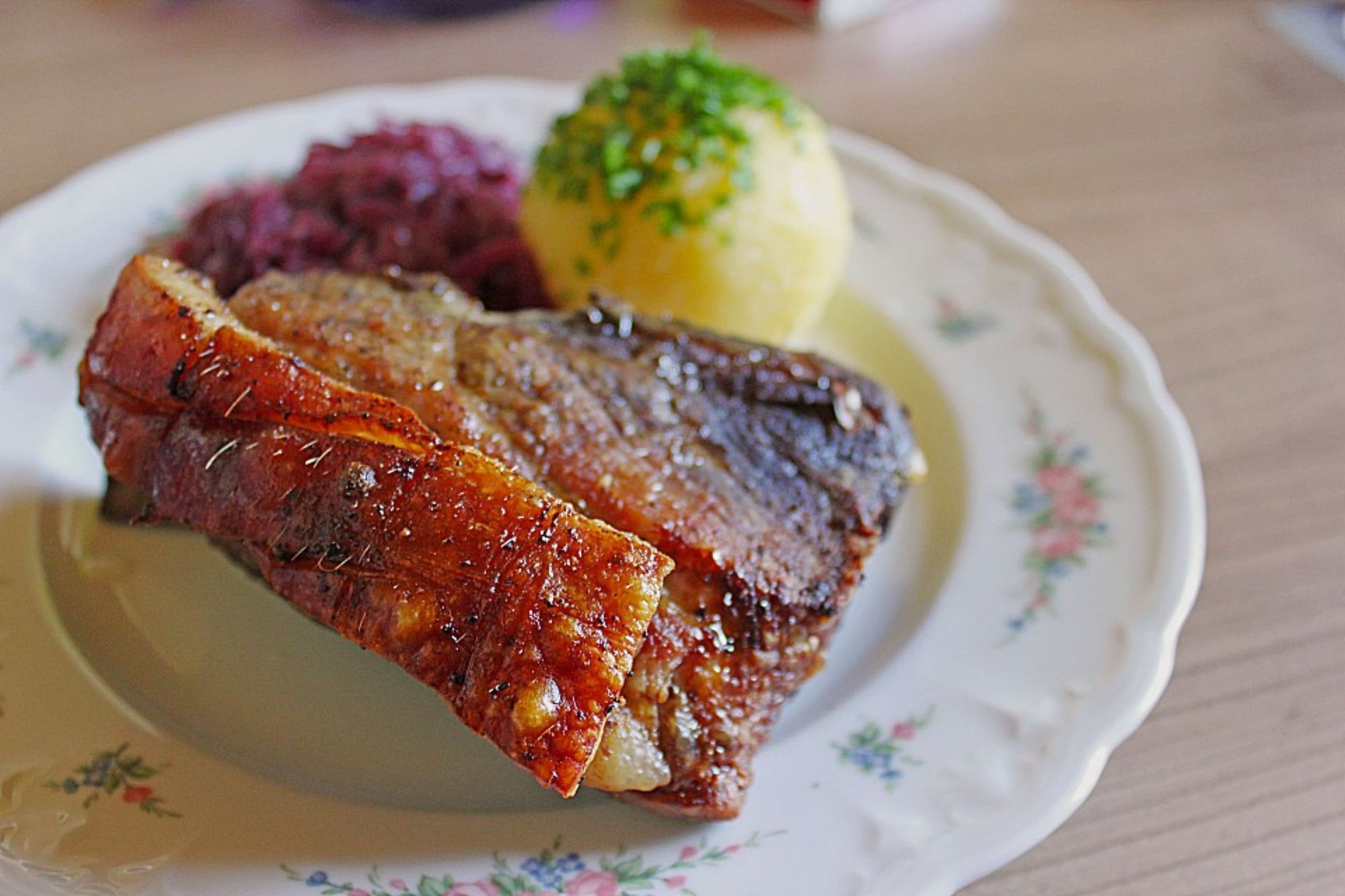 Schäufele 🍖 El Platillo Tradicional de Cerdo de Franconia